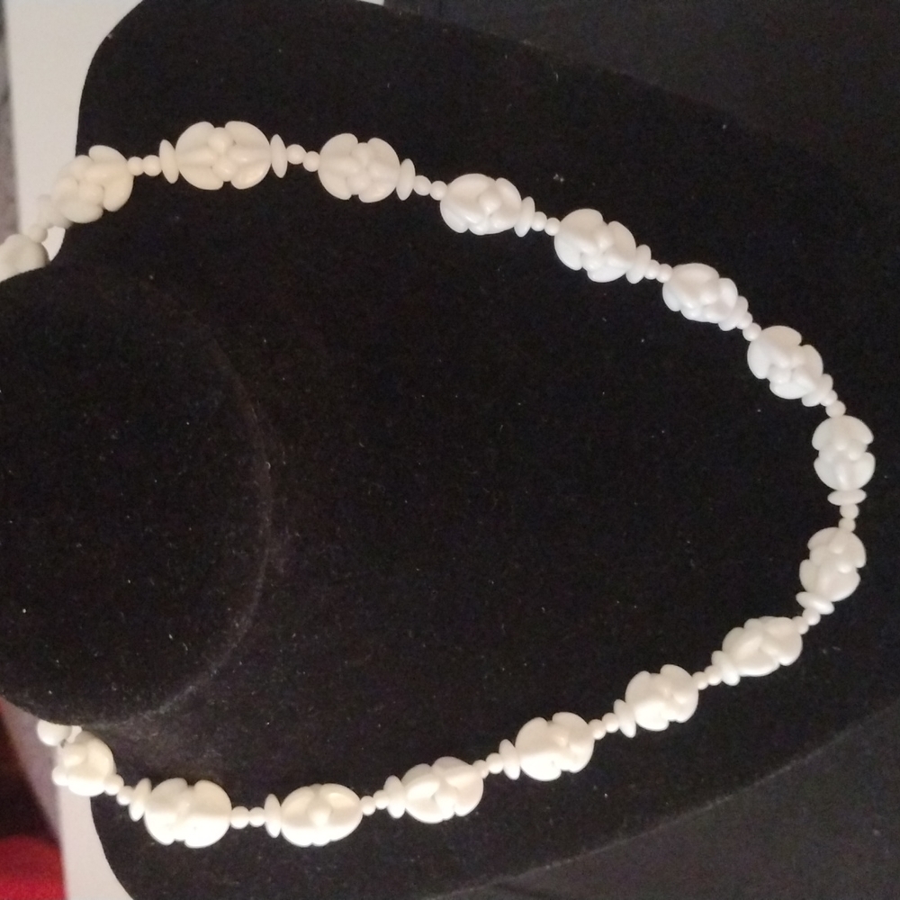 Vintage Milk Glass "Flower" Design Necklace